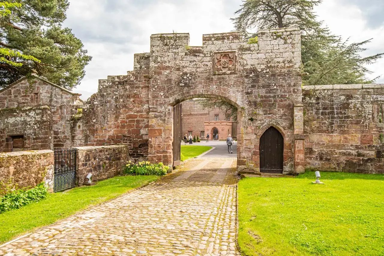 rose-castle-cor-141