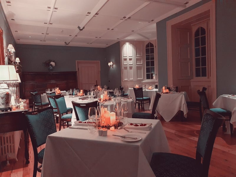 state dining room 2