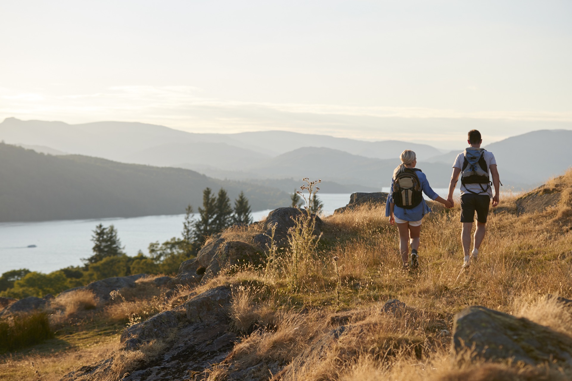 couple-hike-lake-district